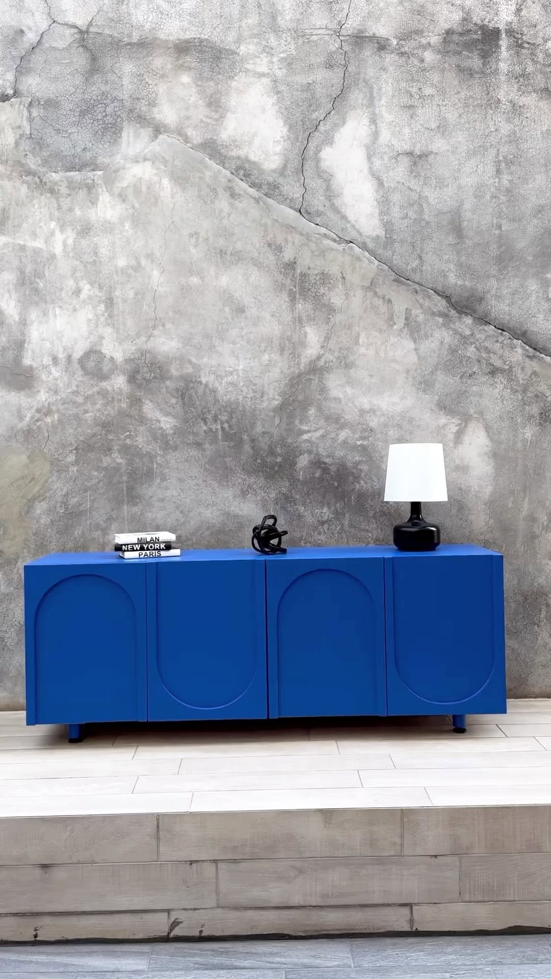 Buffetera de diseño mexicano contemporáneo en sala moderna